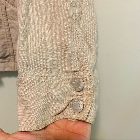 J. Jill Light Tan 100%  Linen Jean Jacket size medium - Picture 4 of 7